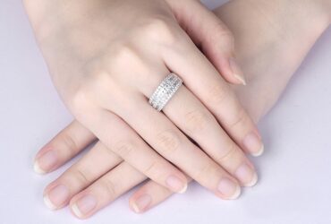 What is the best place to buy lab-grown engagement rings online?